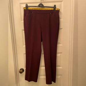 Roz&ALI wine classic pulling dress pant back & front pockets